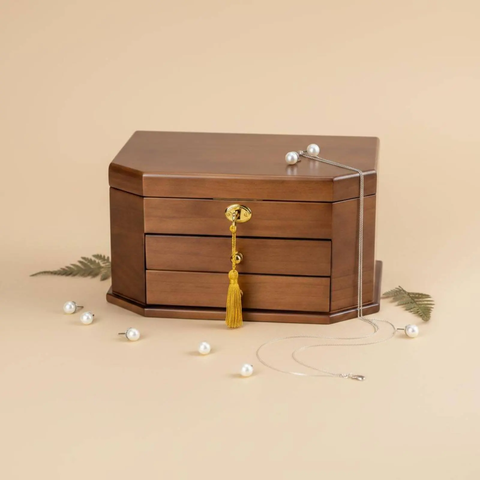 Lockable Jewelry Box Large Capacity Wooden Jewelry Box Personal Accessory Storage Retro Design Gift Idea for Bedroom