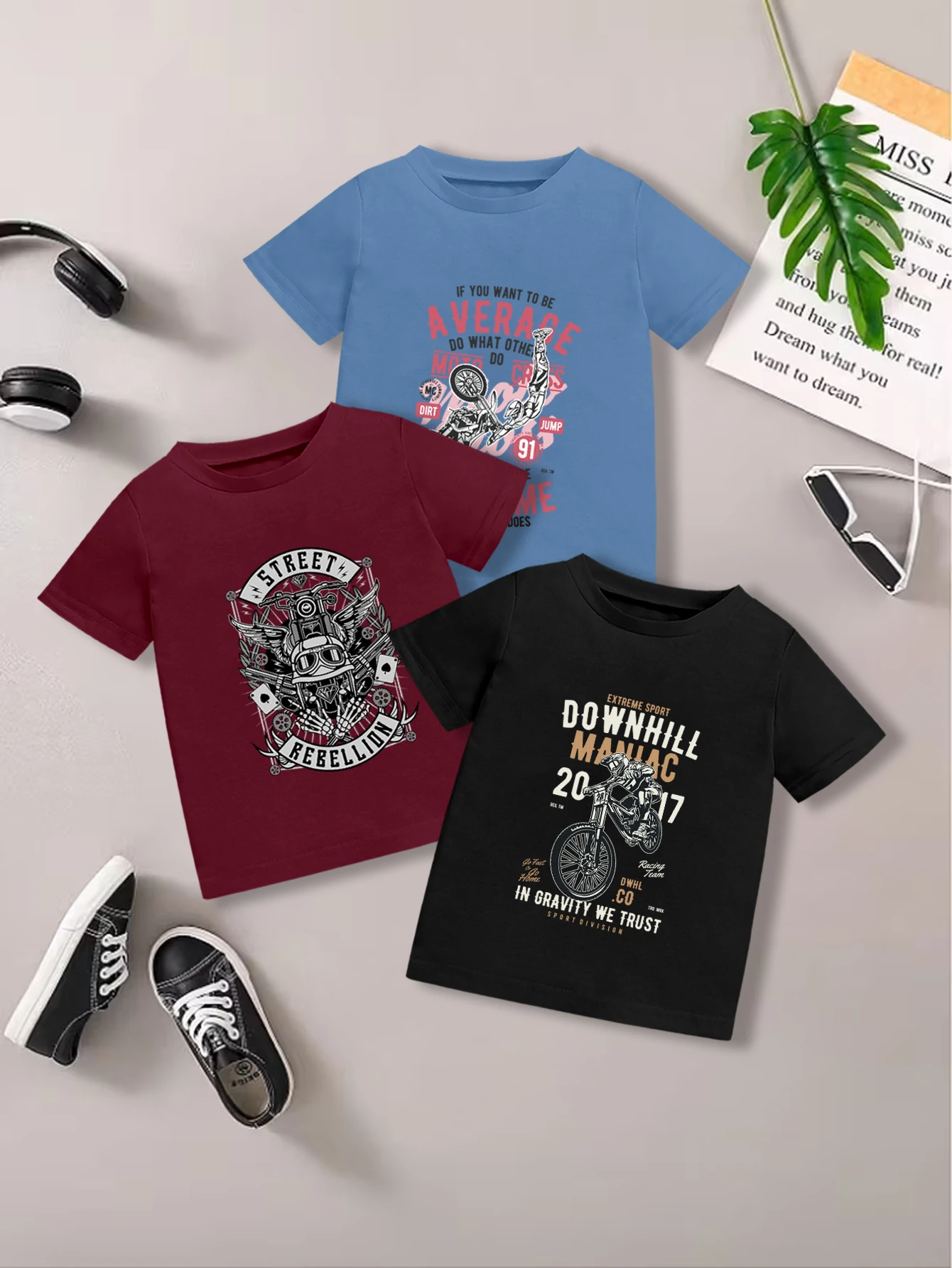 

3 предмета: летняя повседневная футболка для мальчиков с графическим принтом «Мужчина в маске на мотоцикле»