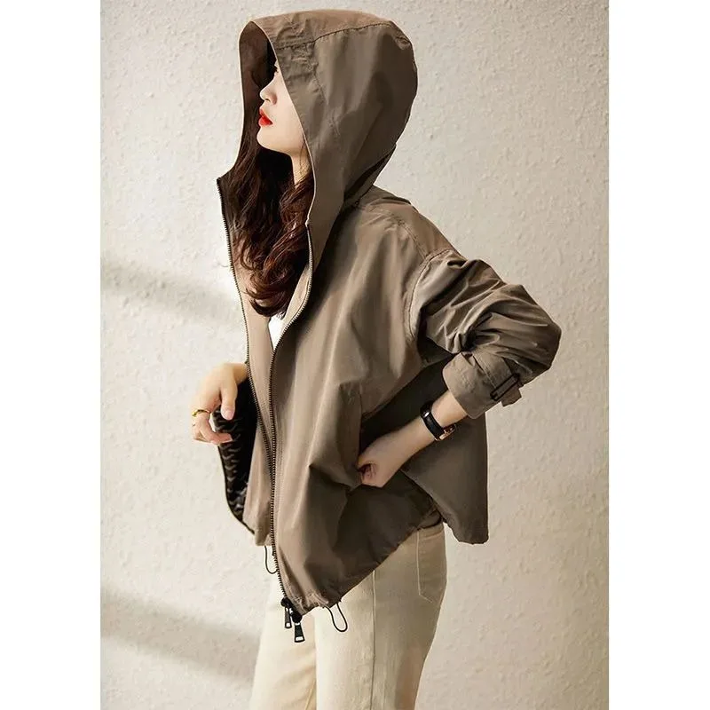 

Korean Version of Fashionable Hooded Zipper Trench Coat Women's Clothing 2026 Spring New Loose Temperament Short Jacket Tide