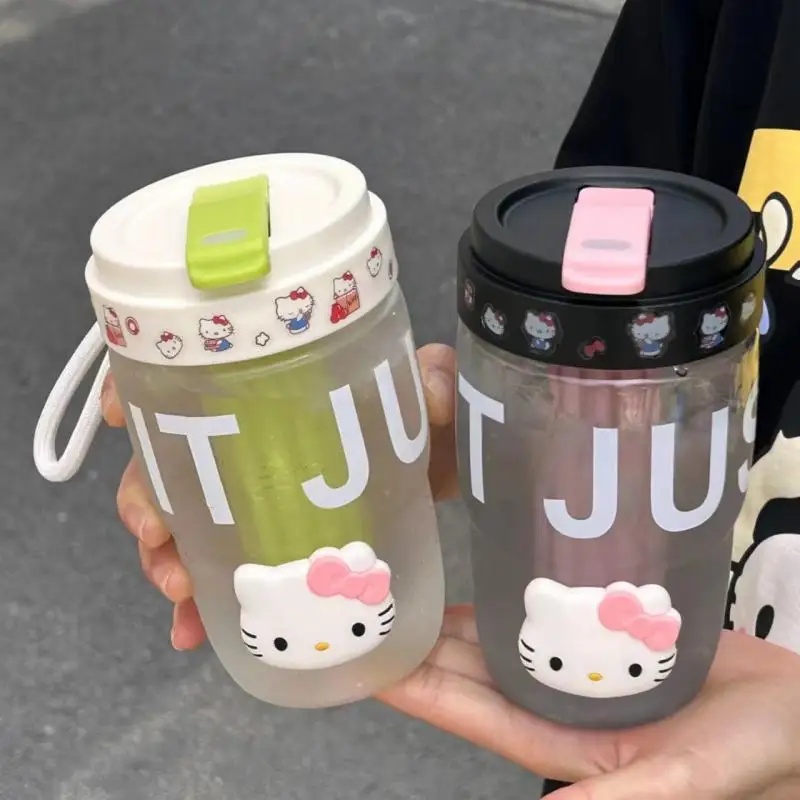 

Хит продаж, Sanrio Kawaii, 580 мл, модный с фильтром и соломинкой, чашка для льда Hello Kitty, мультяшный портативный Канатный спортивный клинкерный стакан, новый стиль