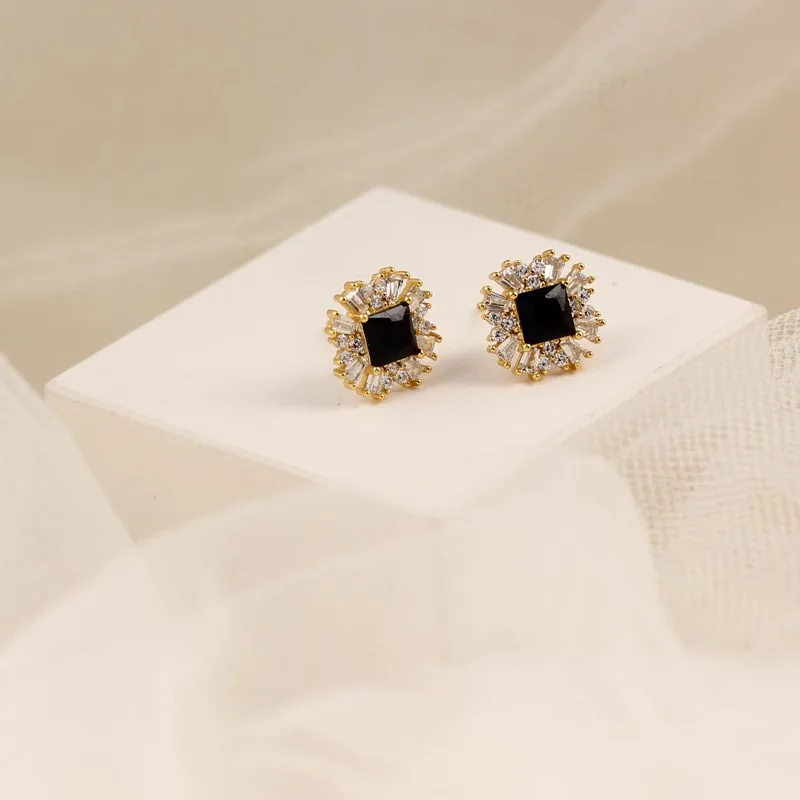 

Женские позолоченные серьги из чистого серебра 925 пробы, ретро, легкая роскошь, изысканные, атмосферные, высококачественные серьги и серьги