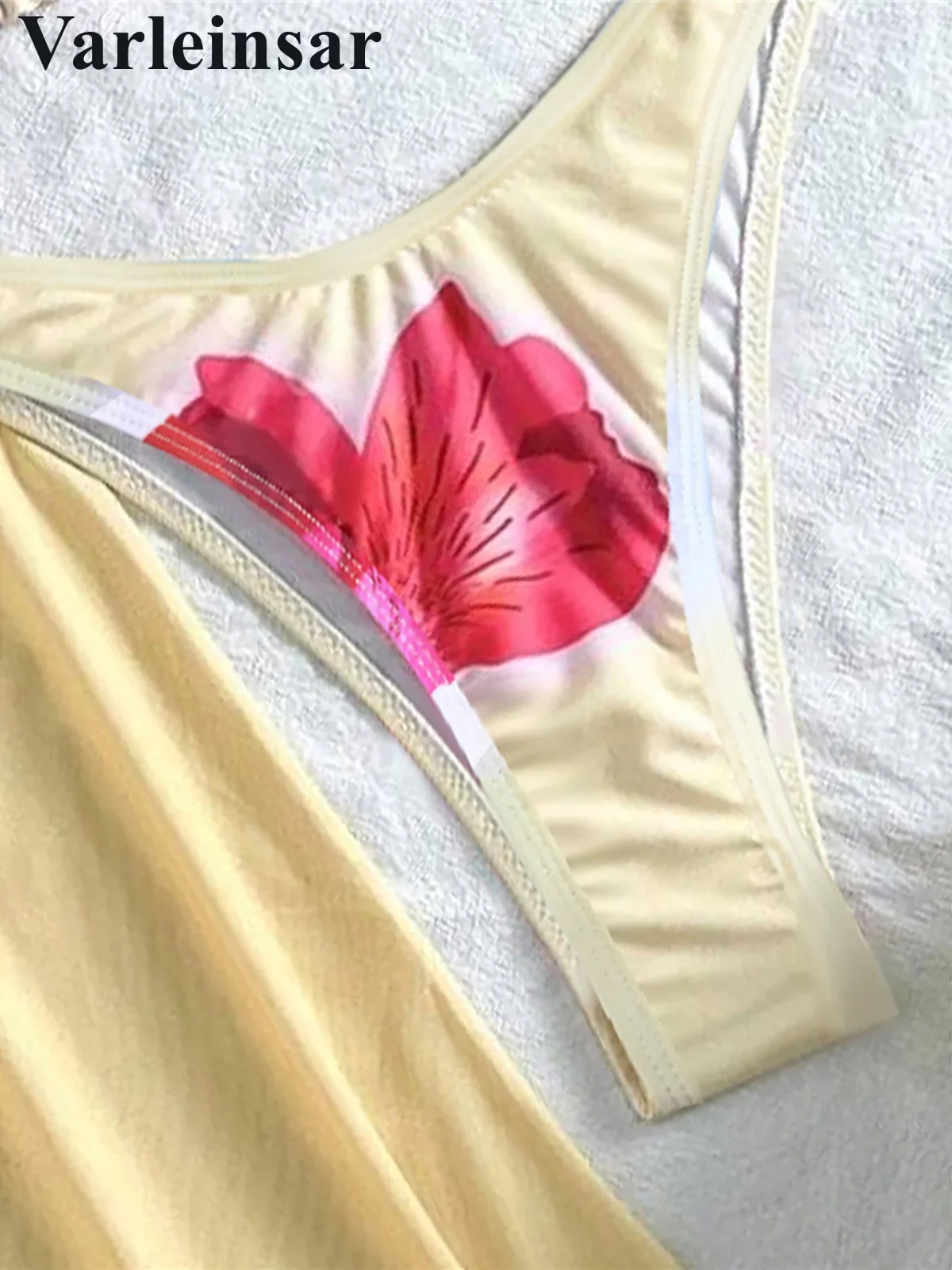 XS - L Mit Cover Up Blumen Neckholder Bikini Weiblichen Badeanzug Frauen Bademode Drei-stück Bikini set Badende Badeanzug schwimmen V6800