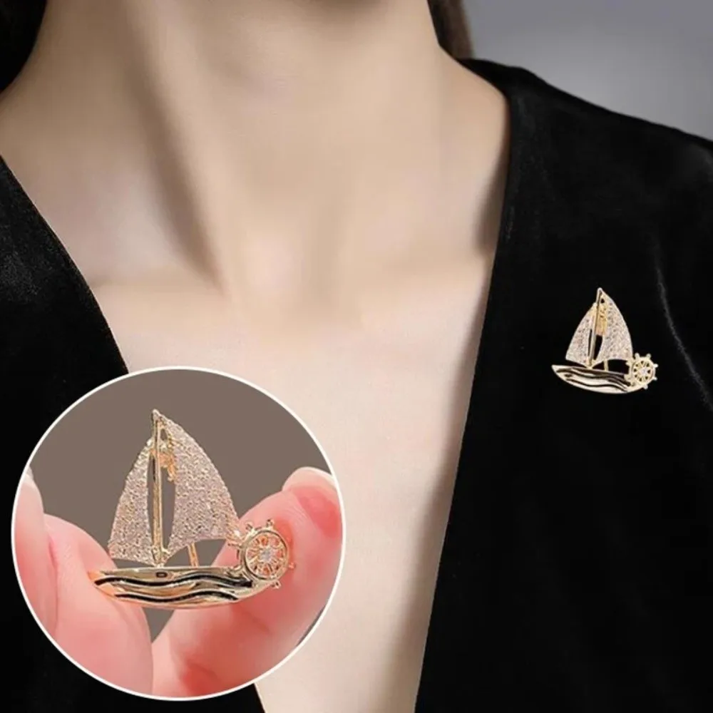 Fashion High End Brooch Small Sailboat Sparkling Cardigan Clip Delicate Anti Slip Buckle Clothing Accessories Party Jewelry