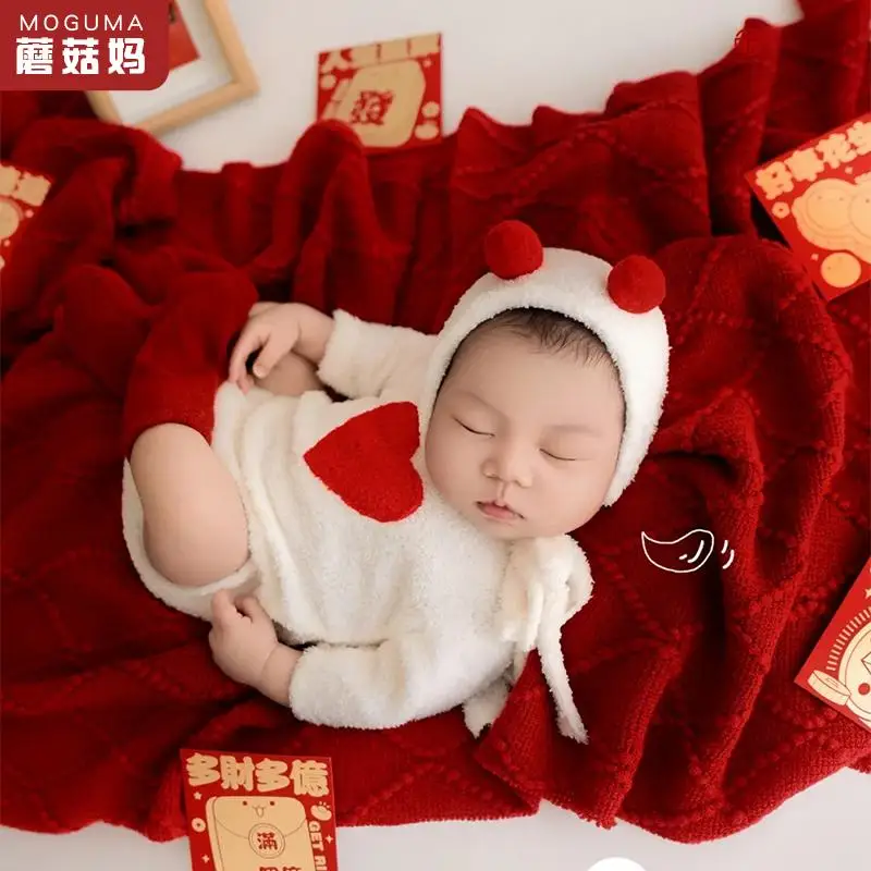 

Newborn photography props full moon baby photography costumes red New Year photos baby photography studio 신생아사진