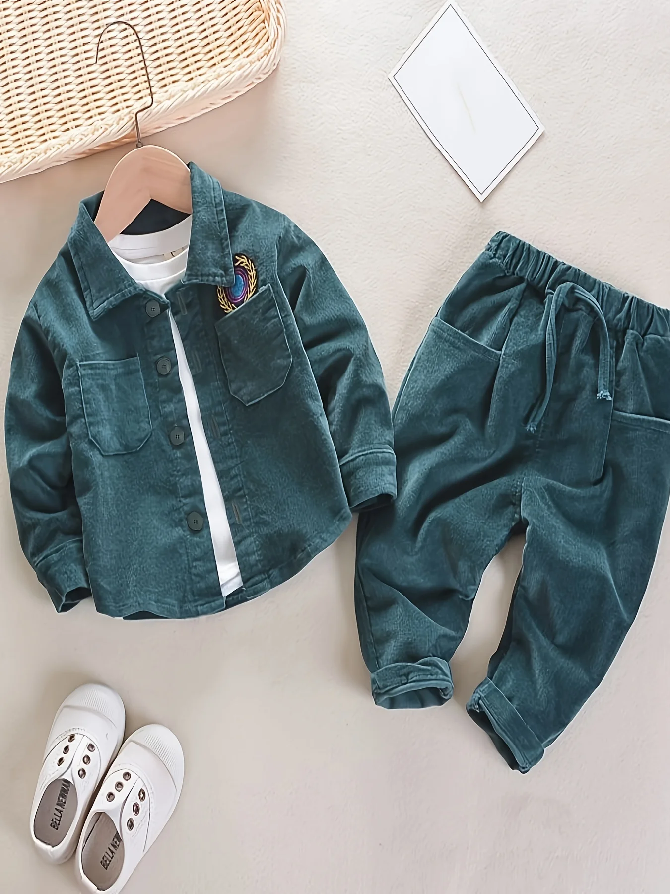 

Spring and autumn new boys' fashion trend solid corduroy Lapel coat boys' casual comfortable pants three piece set