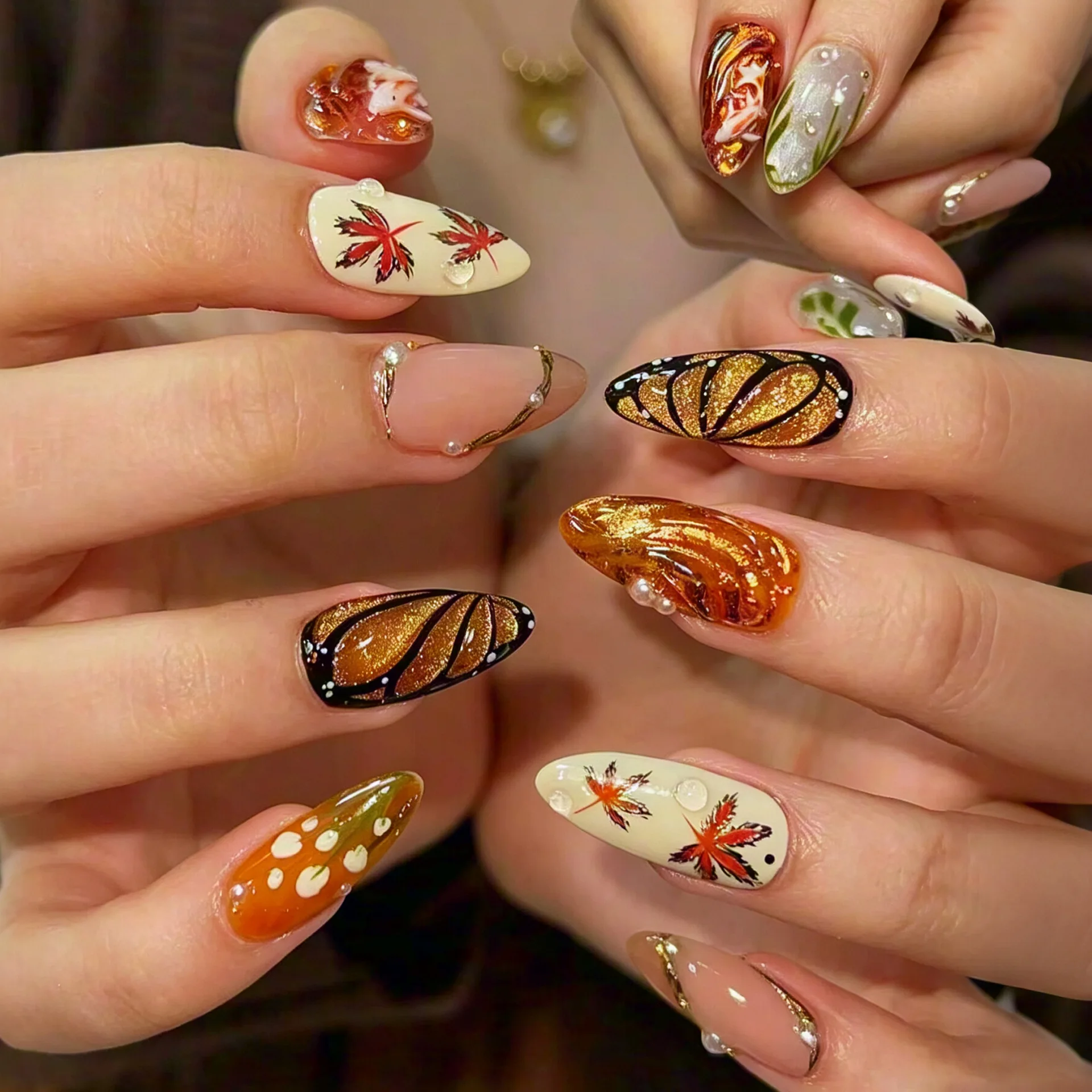 30pcs Fall Press On Nails Maple Leaf Butterfly Wing False Nail Medium Almond Pearl Decoration Fake Nail Tips for Women&Girl