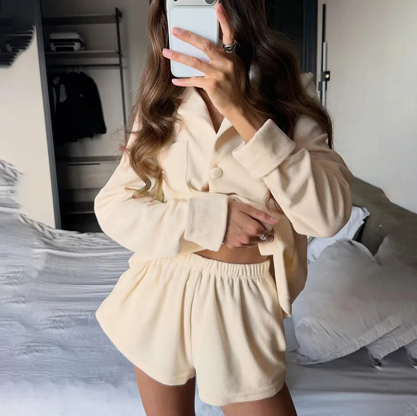 Women Fleece Pajama Set Long Sleeve Turn Down Collar Button Top Elastic Waist Shorts Autumn Winter Warm Loungewear Sleepwear