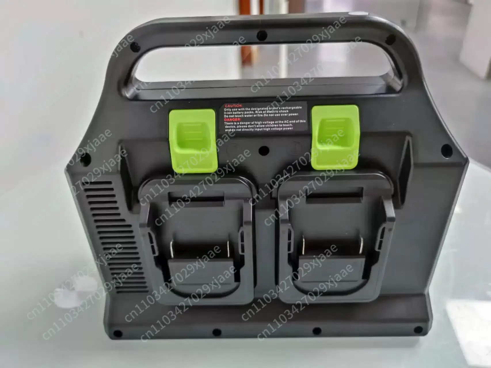 Multifunctional 300W Dual Sine Wave Inverter with Light Suitable for Makita 18V Battery