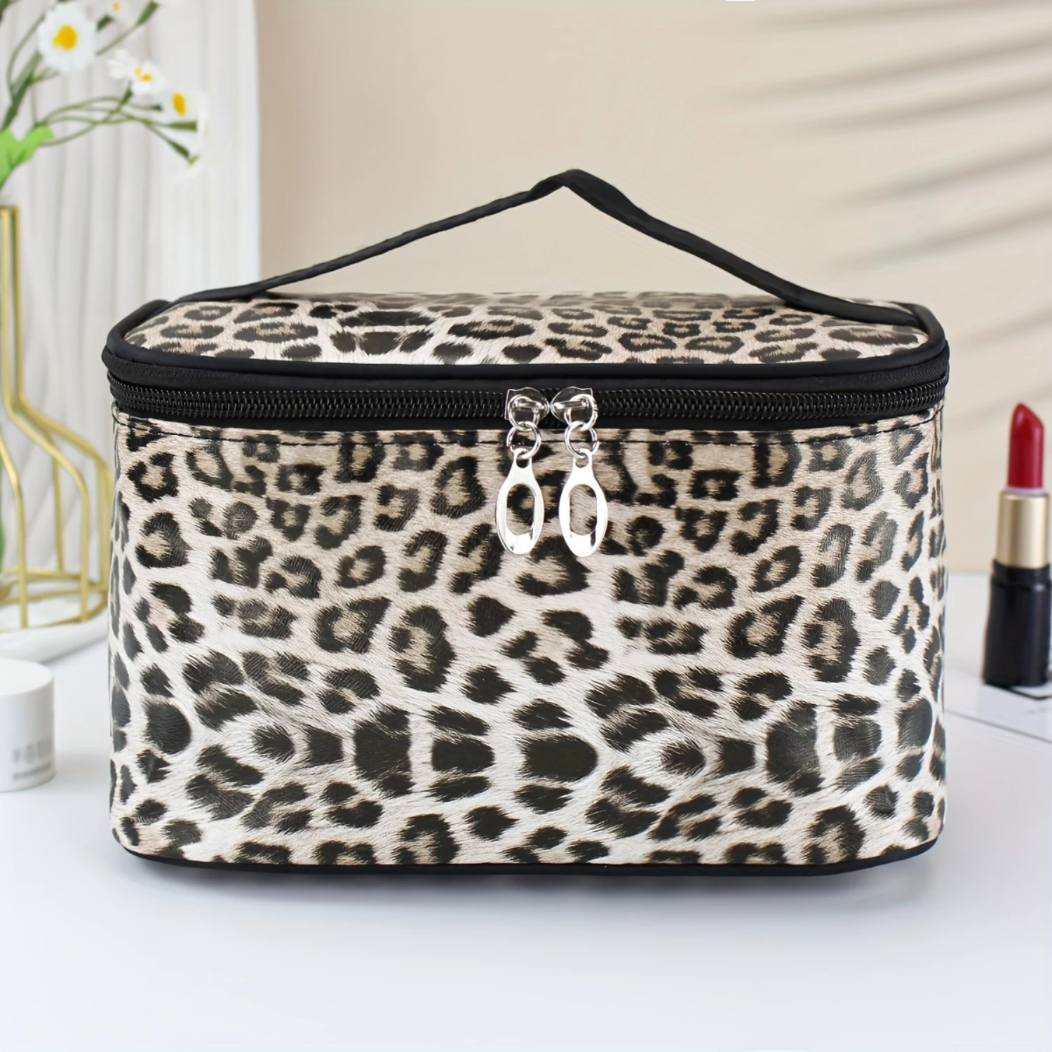 

Large Capacity Leopard Print Cosmetic Bag - Spacious Square Pouch Organizer with Stylish Makeup and Convenient Handle - Perfect