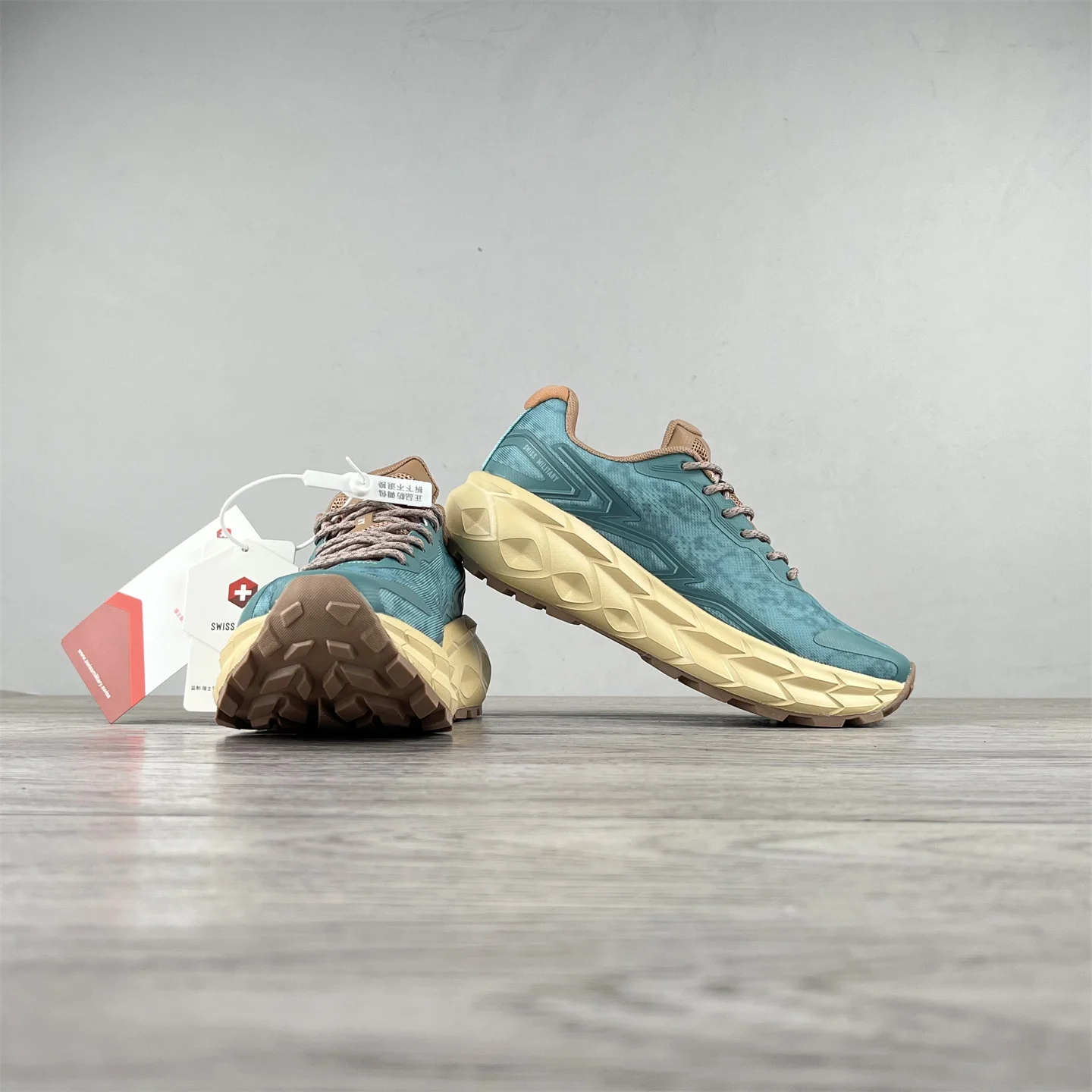 Low-top lightweight sports shoes men's casual shoes Korean tide shoes 2025 summer men's running shoes