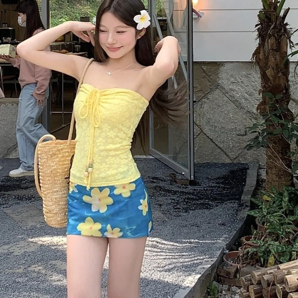 

Sweet Flower Halter Flower Camisole Yellow White Beachwear Slim Crop Tops Spicy Girl Casual Suspender Vest Travel
