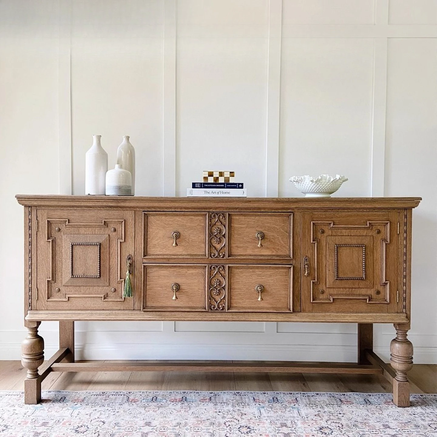 

American retro solid wood carving flower entrance cabinet entrance hall cabinet locker