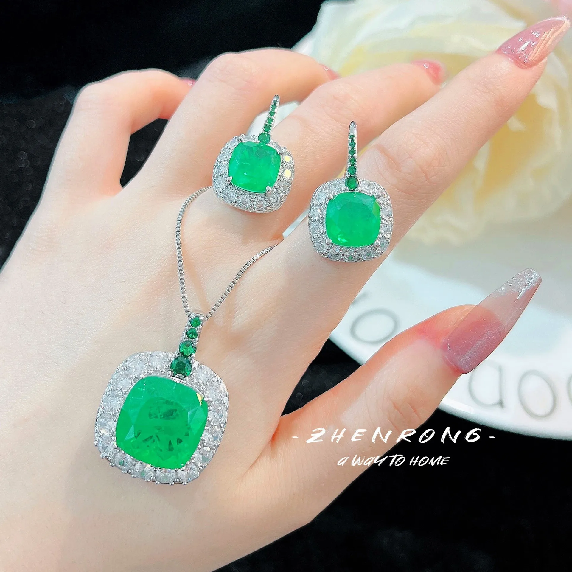 S925 sterling silver stud earrings, ring necklace set, new luxury large carat fat positive color treasure set.