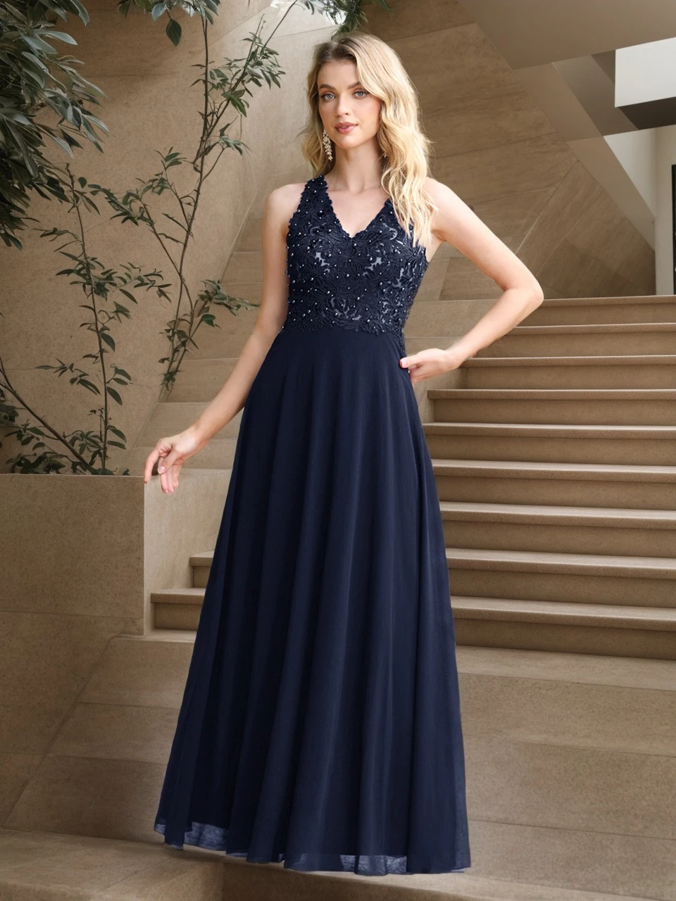 

Women's Summer Long Dresses Pearls Appliques Halter V-Neck Sleeveless Evening Dress Illusion Backless Tulle A-Line Party Gowns