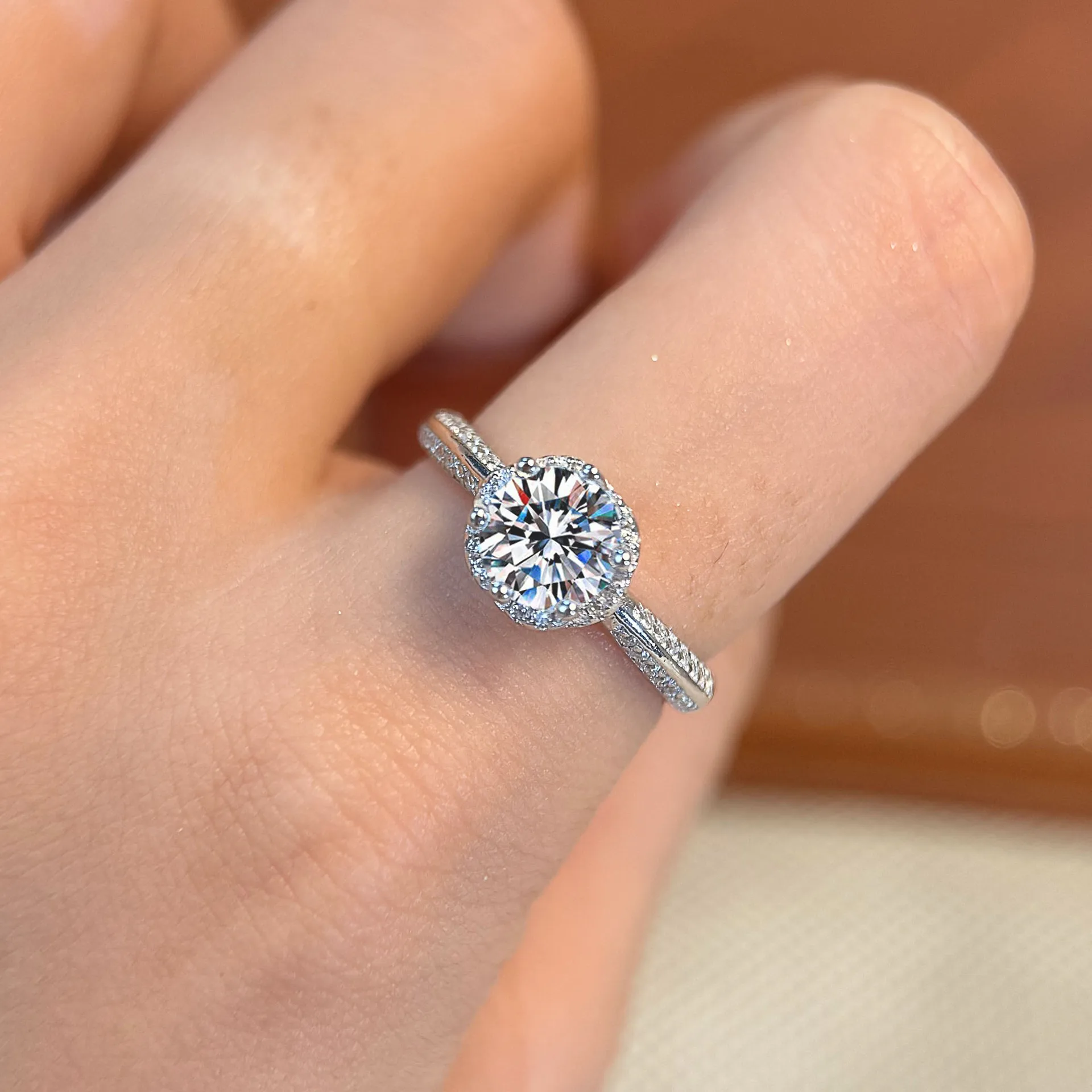 D VVS1 1-3ct Round Moissanite Ring 18K White Gold Plated s925 Sterling Silver Simulated Diamond Wedding Rings Jewelry for Women