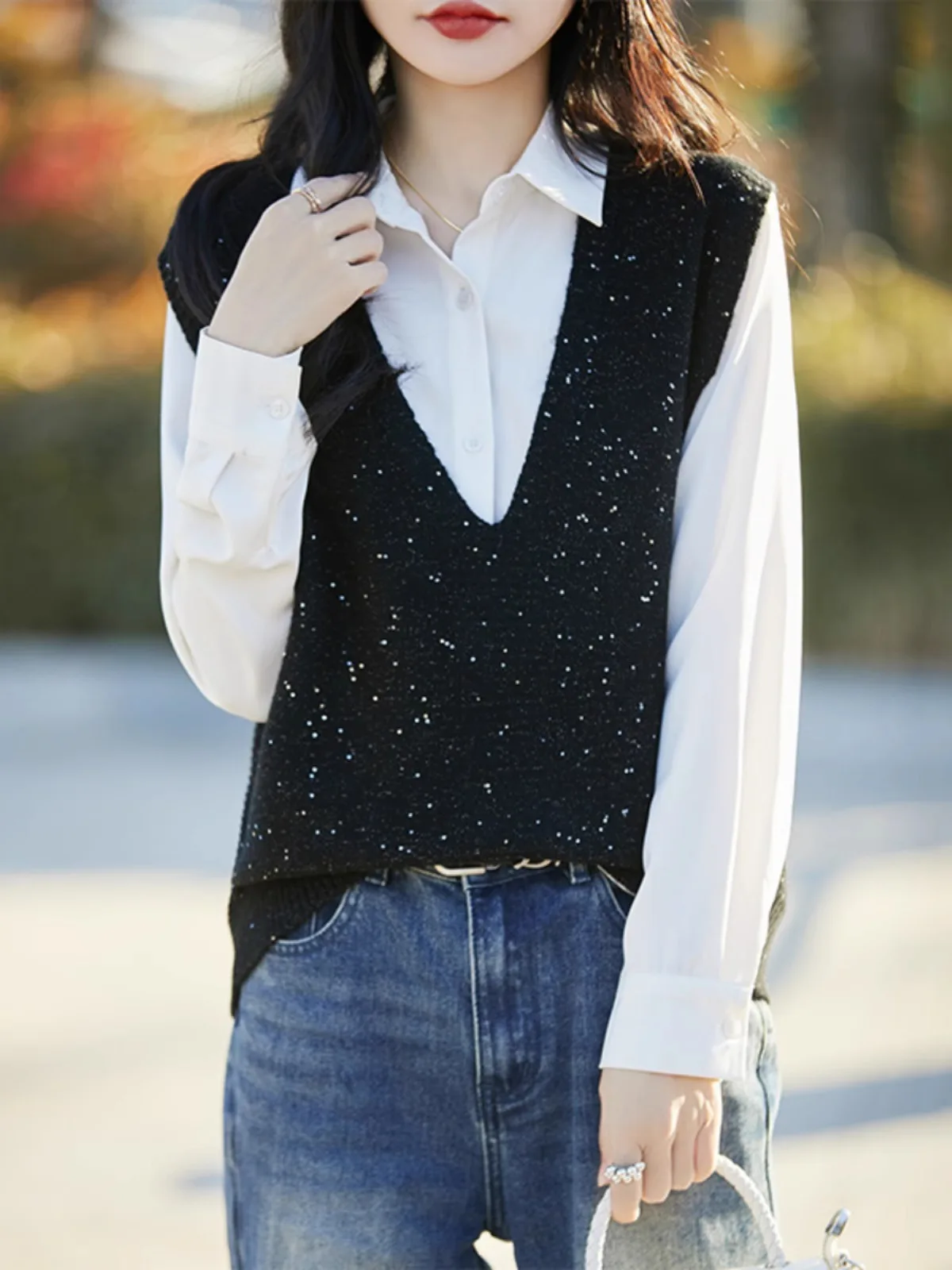 

Весна 2024, женский модный высококачественный жилет с v-образным вырезом и пайетками, повседневный многослойный топ на бретелях с подкладкой на плечах, яркий цвет