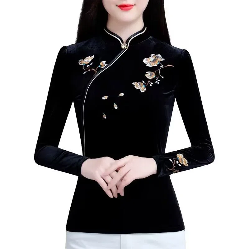 

Chinese Style Embroidered Cheongsam Top Winter New Elegant and Retro Velvet Thickened Base Shirt