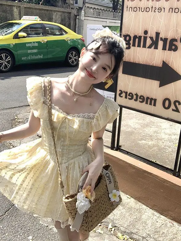 Femmes vêtements robes été haut de gamme avancé conçu Niche français doux fille Style taille minceur dentelle princesse robe courte