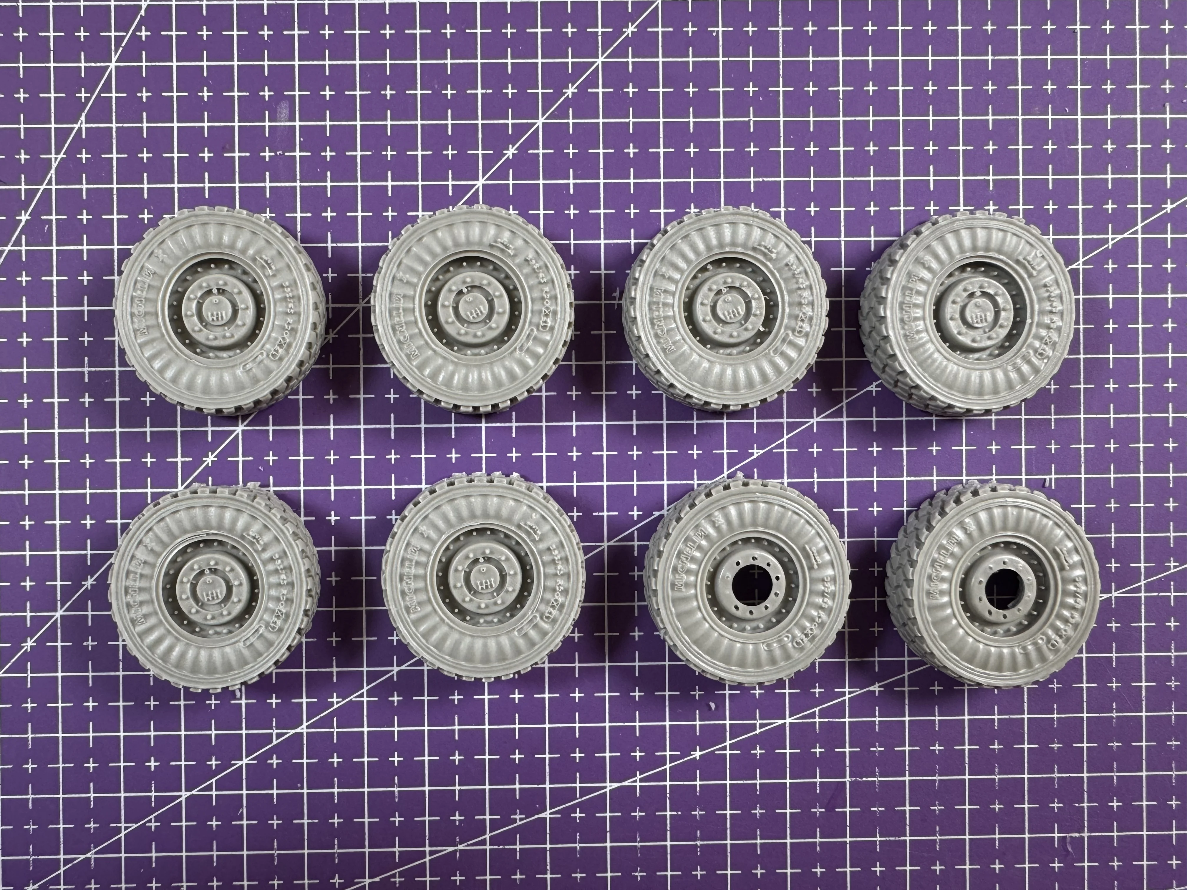 

1: 35 Die Casting Resin Model Assembly Kit, GK， Resin Wheel, Unpainted, Needs To Be Assembled (MENG)