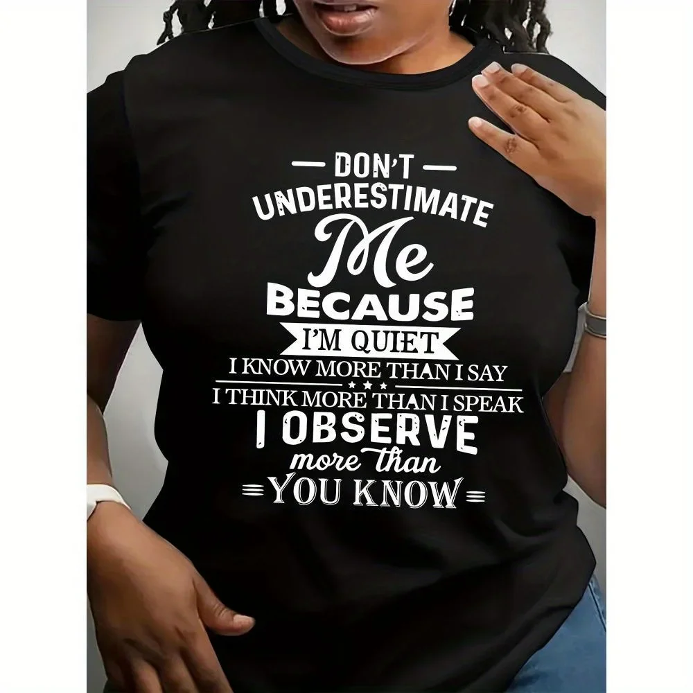 Koszulka damska plus size z nadrukiem alfabetu - mieszanka poliestru z elastanem, okrągły dekolt, krótki rękaw, lekka.