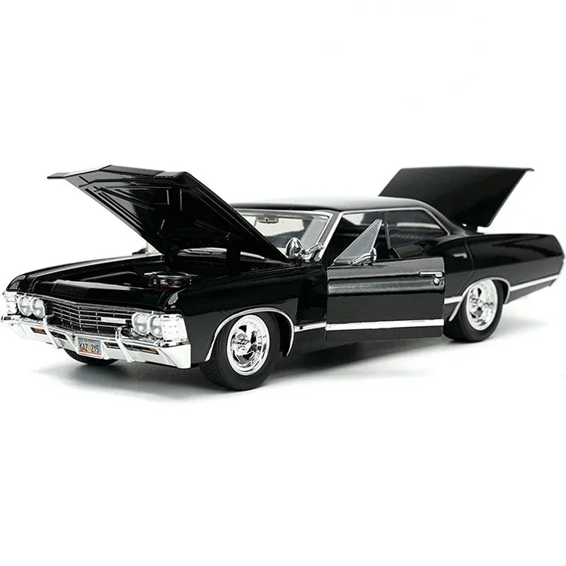 Jada 1:24 1967 Chevrolet Impala SS Sport Sedan High Simulation Diecast Metal Alloy Model Car CHEVY Toys for Kids Gift Collection