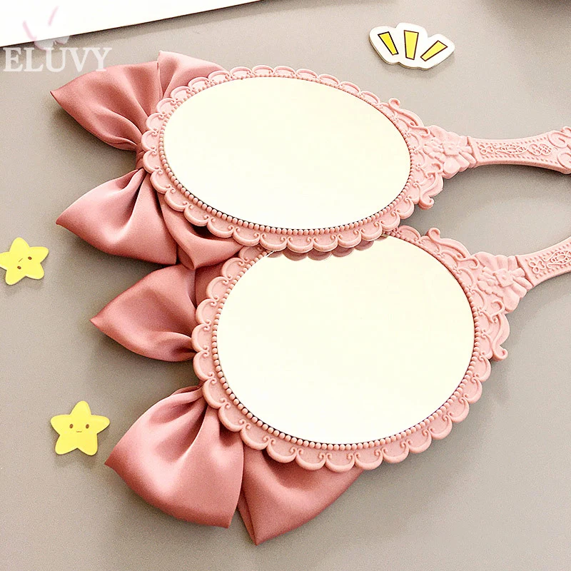 Carved Portable Vintage Pink Makeup Mirror Hand Hold Cute Bows Oval Round Mirror Noble Restore Ancient Court Mirror Beauty Tools