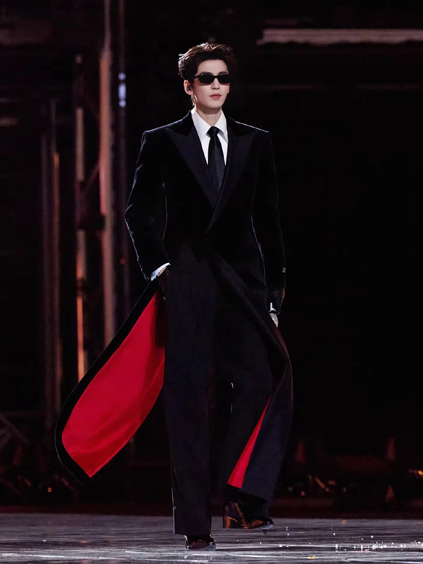 

Мужское шерстяное пальто средней длины Zhang Linghe с наплечниками и поясом, черно-красное, для весеннего сезона