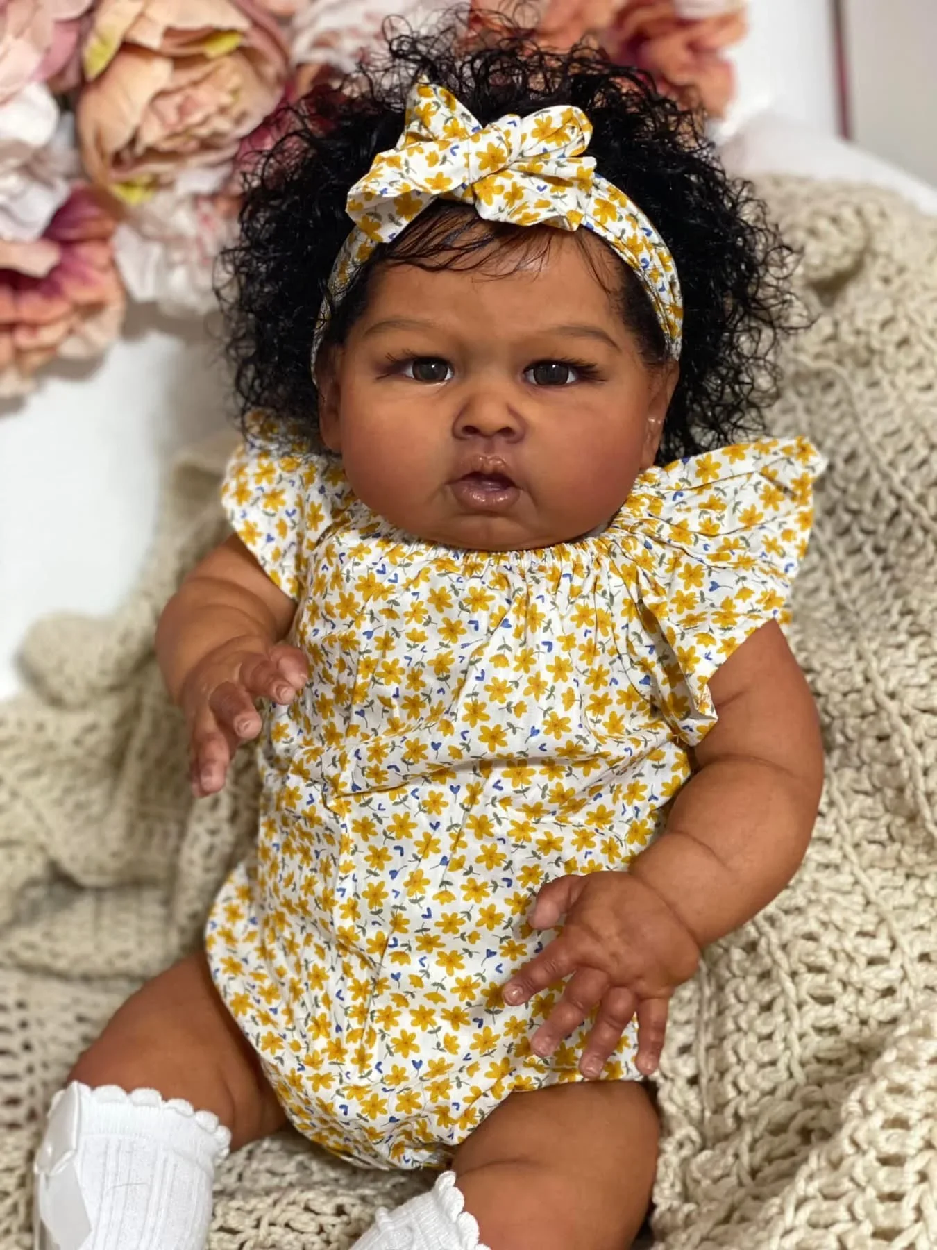 NPK, cuerpo de tela de gorrión azul de piel oscura de 24 pulgadas, muñeca Reborn para bebé recién nacido, muñeca artística de tacto suave realista con pelo de raíz de mano