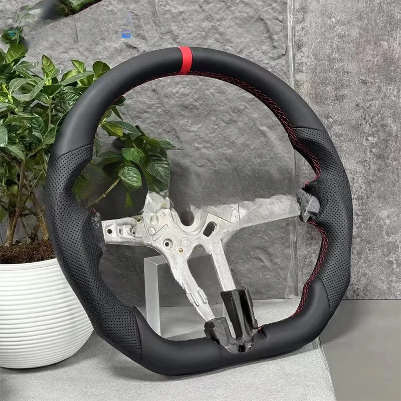

Подходит для BMW F10 F30 3/5 серии, кожаный материал руля, красный логотип, красная строчка.