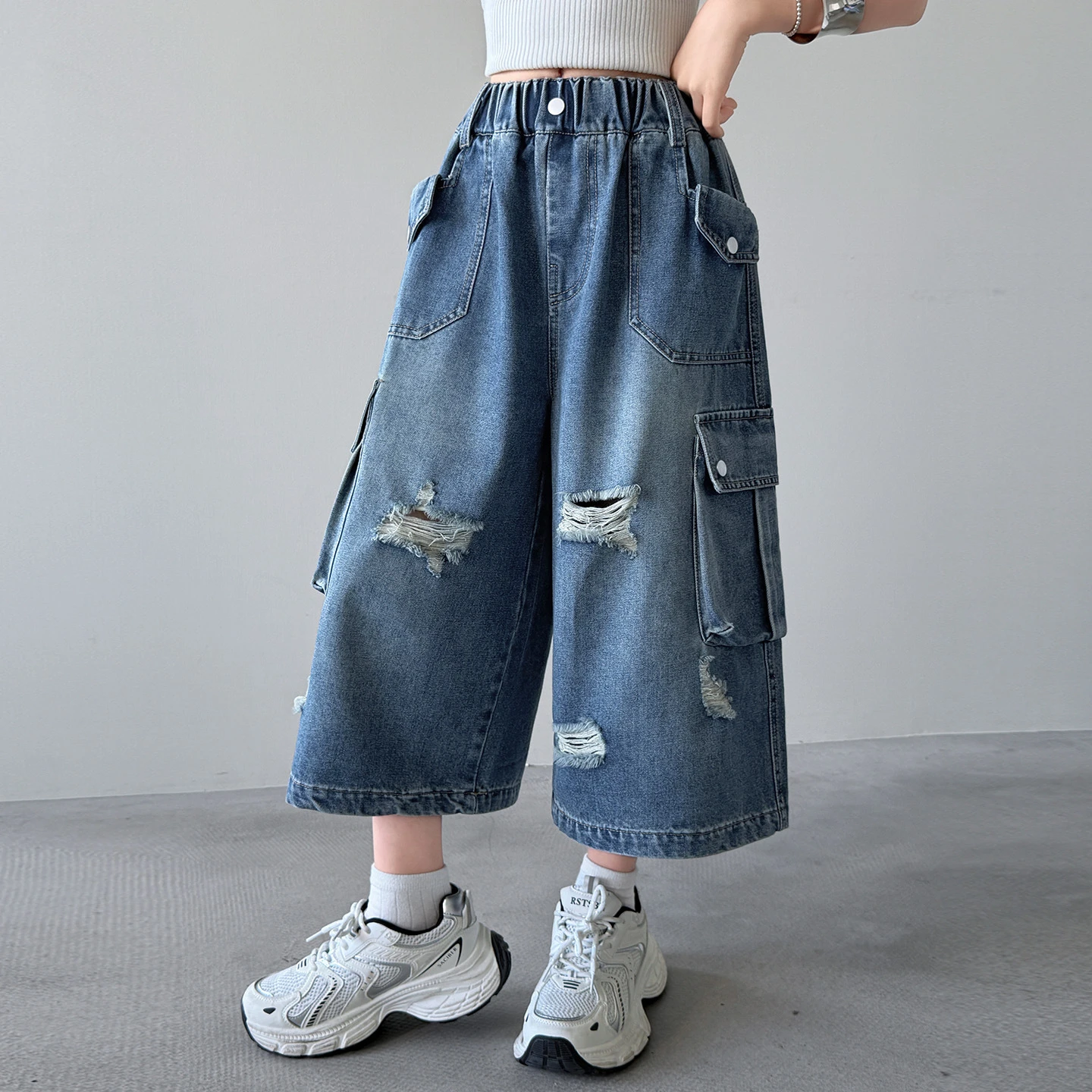 Summer Streetwear New Girls Ripped Cargo Denim Shorts Korean Style Fashion Trousers for Teen Kids Loose Capri Jeans