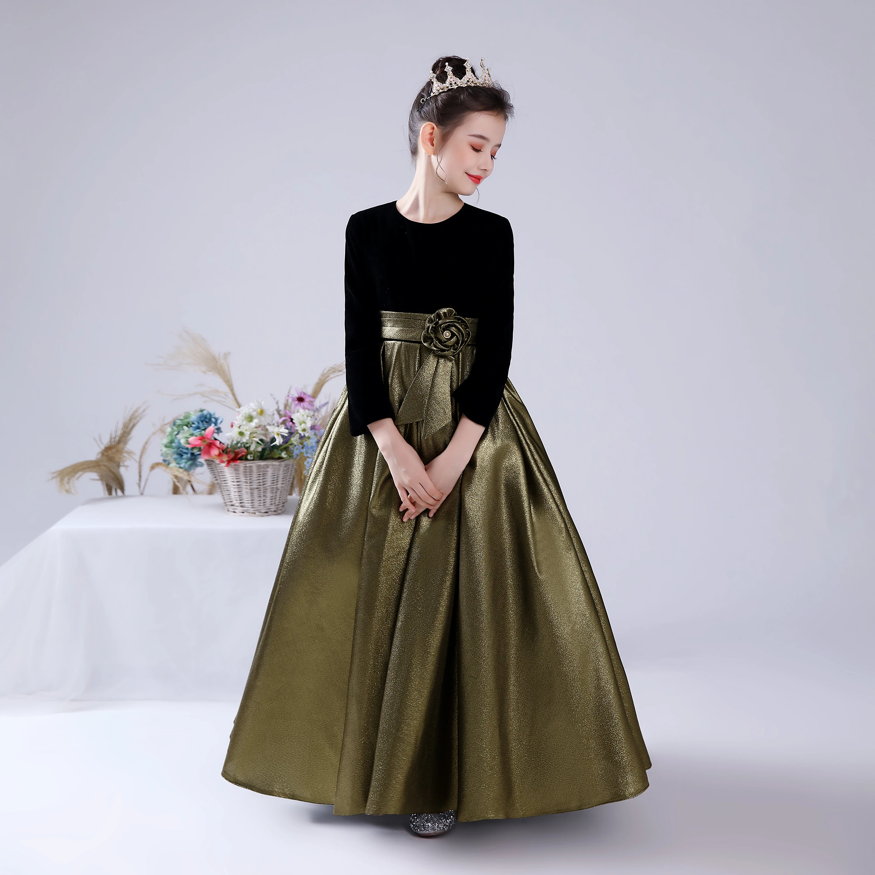 Dideyttawl Customized Flower Girls Dress For Party Long Formal Pageant Gown Velvet Long Sleeve Shining Satin Junior Bridesmaid