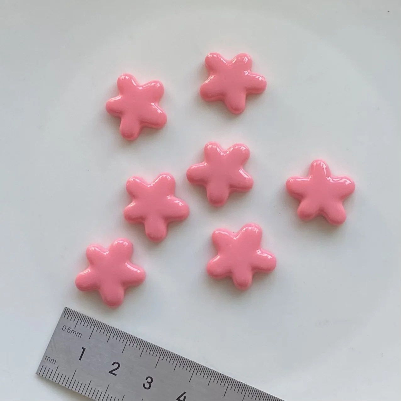 5pcs ins cute cream glossy five-petaled plum blossom DIY resin accessories earrings hairpin mobile phone case material