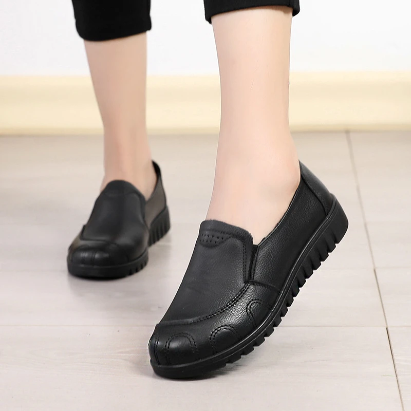

Women Genuine Leather Black Slip On Loafers 2026 New Round Toe Flat Non Slip Comfortable Casual Walking Shoes For Work And Daily