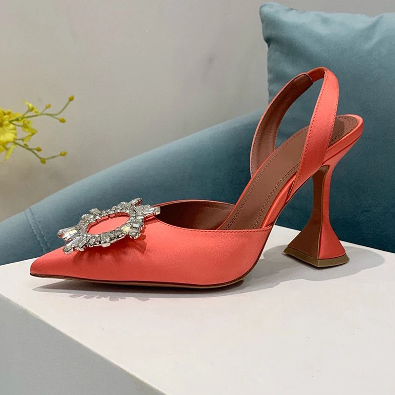 Сандалии, женские однотонные туфли-лодочки с острым носком и ремешком на спине, модные атласные сандалии с украшением из кристаллов, летние вечерние модельные туфли