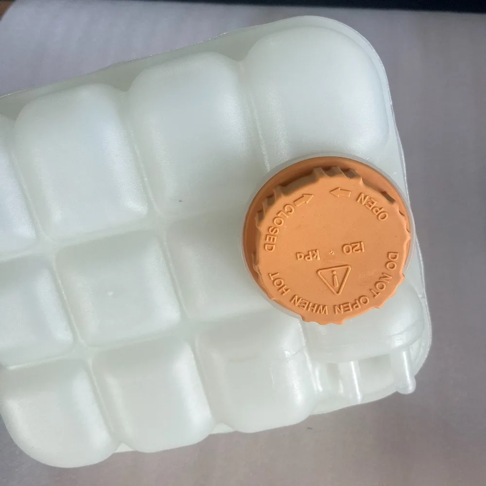 3R238A080AE خزان مبرد السيارة توسيع تجاوز خزان مع غطاء لفورد فالكون يناسب 4.0L 6Cyl البازلاء أجزاء تبريد المحرك