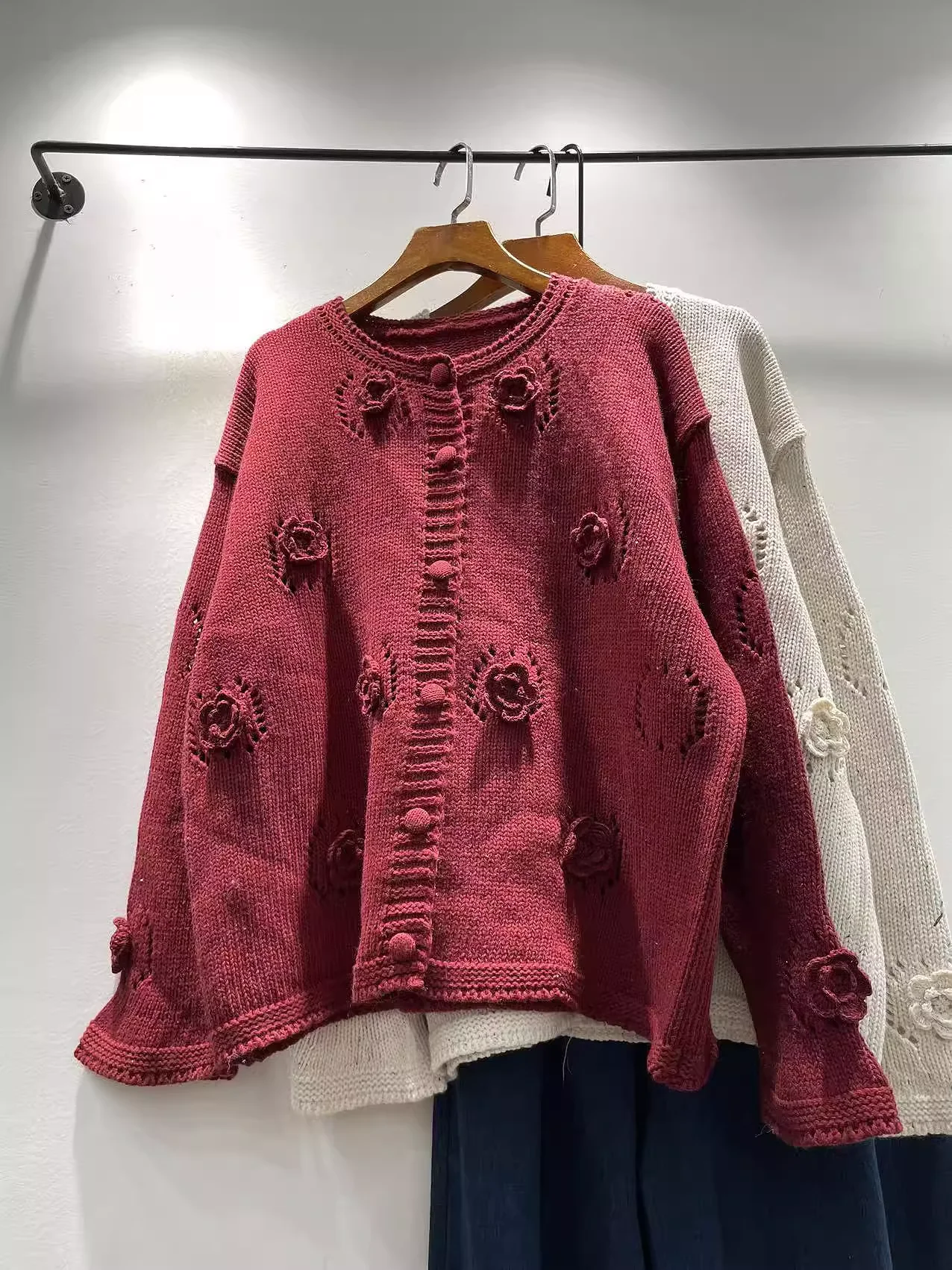 

Осень-зима, Рождественский вязаный свитер, кардиган, женский кардиган ручной работы с цветком, темно-красный кардиган, женский винтажный свободный джемпер с длинными рукавами