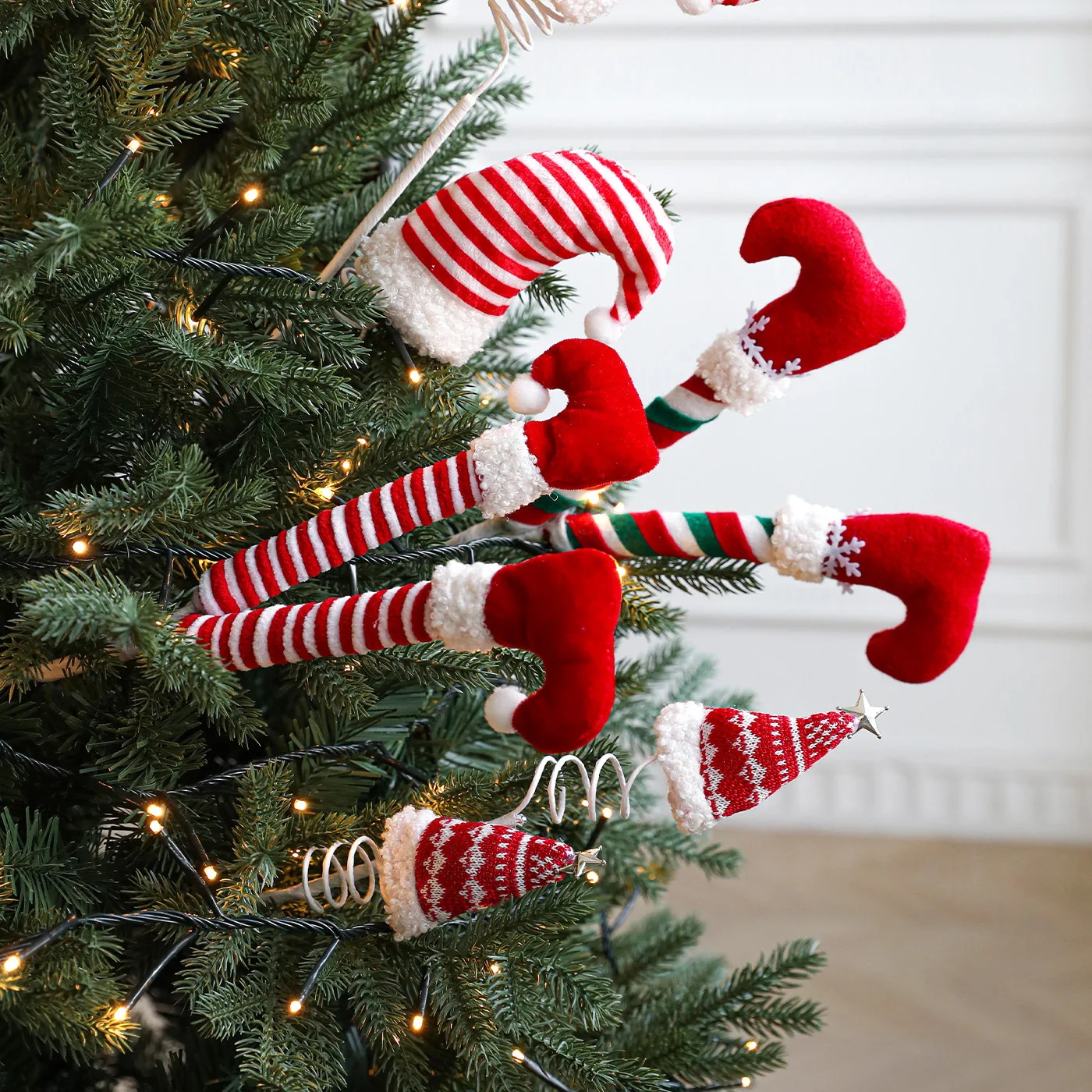 

Рождественские вырезки, сапоги с крючками, шапки, плюшевые весенние пластиковые куклы, украшение для рождественской вечеринки, украшение для сцены