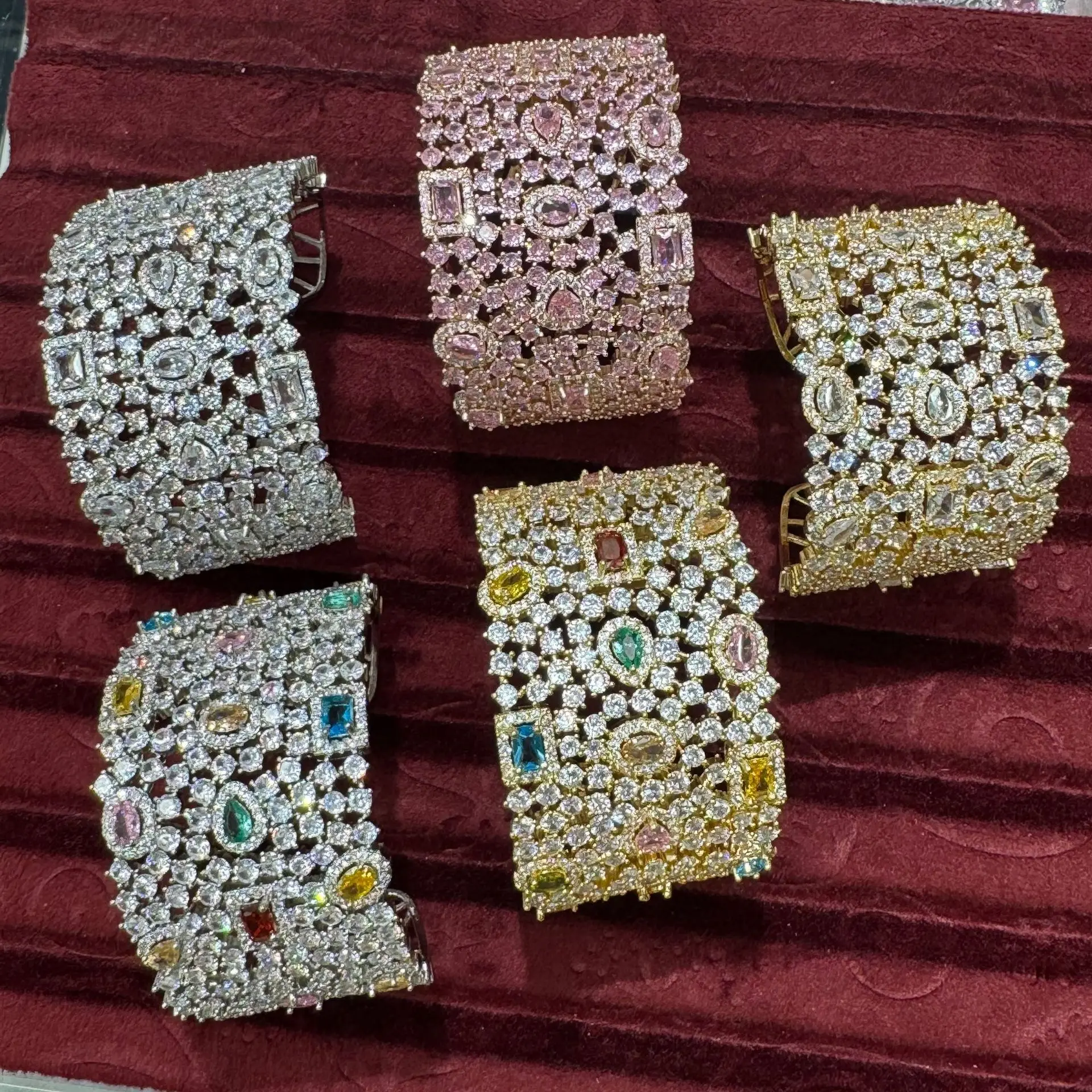 

Женский супер блестящий изысканный браслет из циркония с широким отверстием 2025г