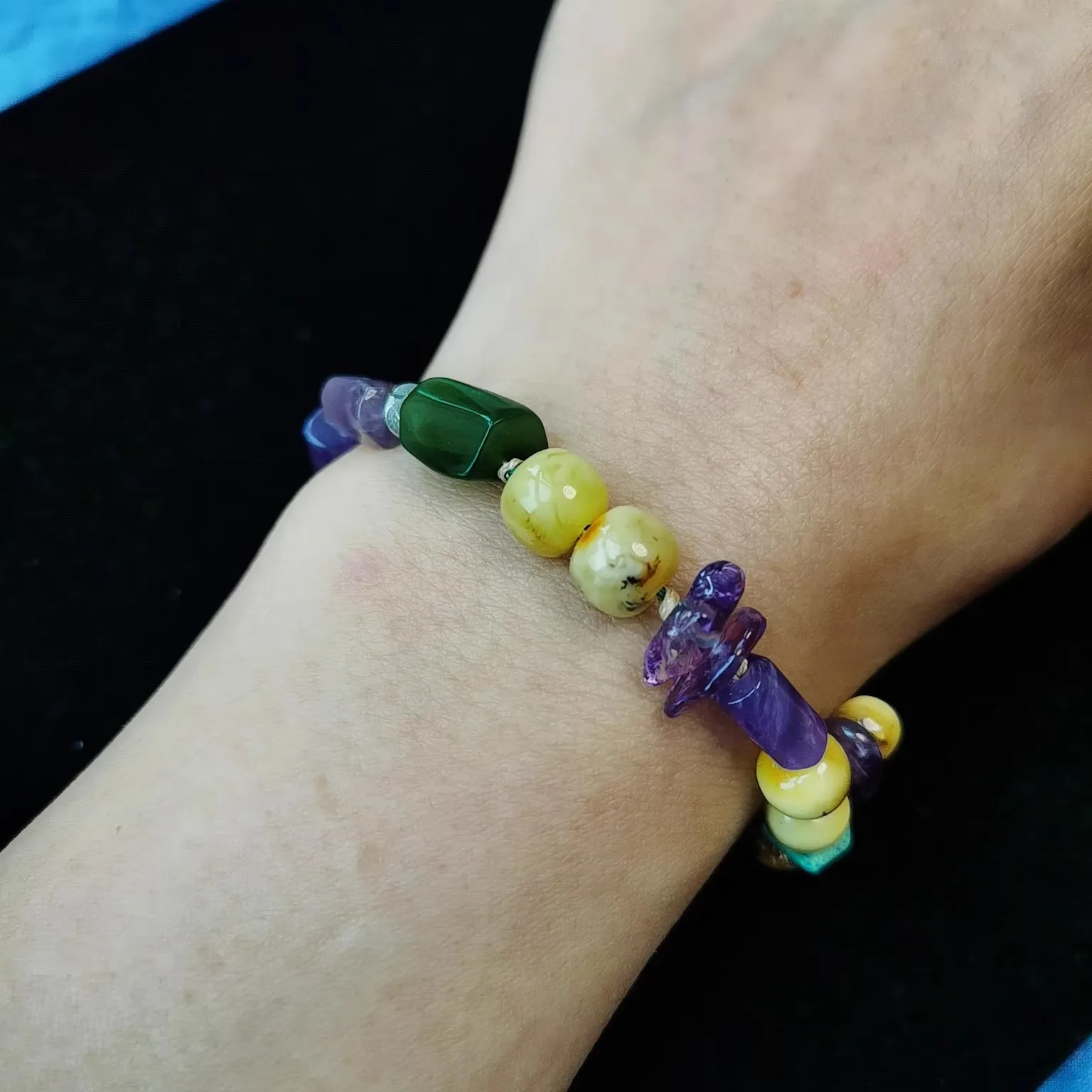 

Браслет ручной работы из тайского серебра 925 пробы, с бирюзовыми и янтарными бусинами, оригинальные дизайнерские украшения с драгоценными камнями, кольцо-шарм