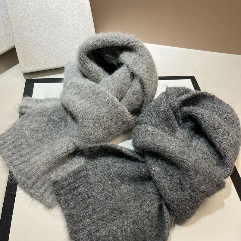 The preferred gift is the Korean version camel fur scarf for women's winter warmth, softness, fashion, wool knitted scarf
