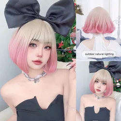 Parrucca sintetica rosa sfumata bionda Lolita da 12 pollici con capelli lisci naturali corti Bang per le donne Cosplay Party resistente al calore