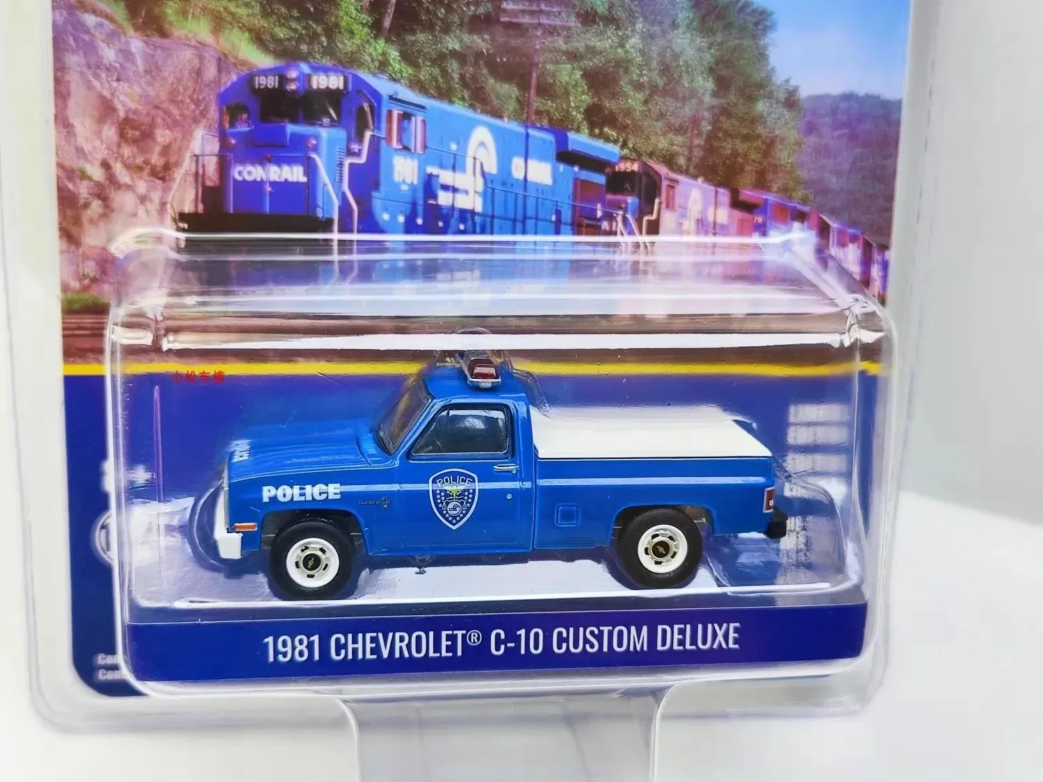 1:64 1981 Chevrolet C-10 Custom Deluxe Conrail Police Diecast Metal Alloy Model Car Toys For Gift Collection