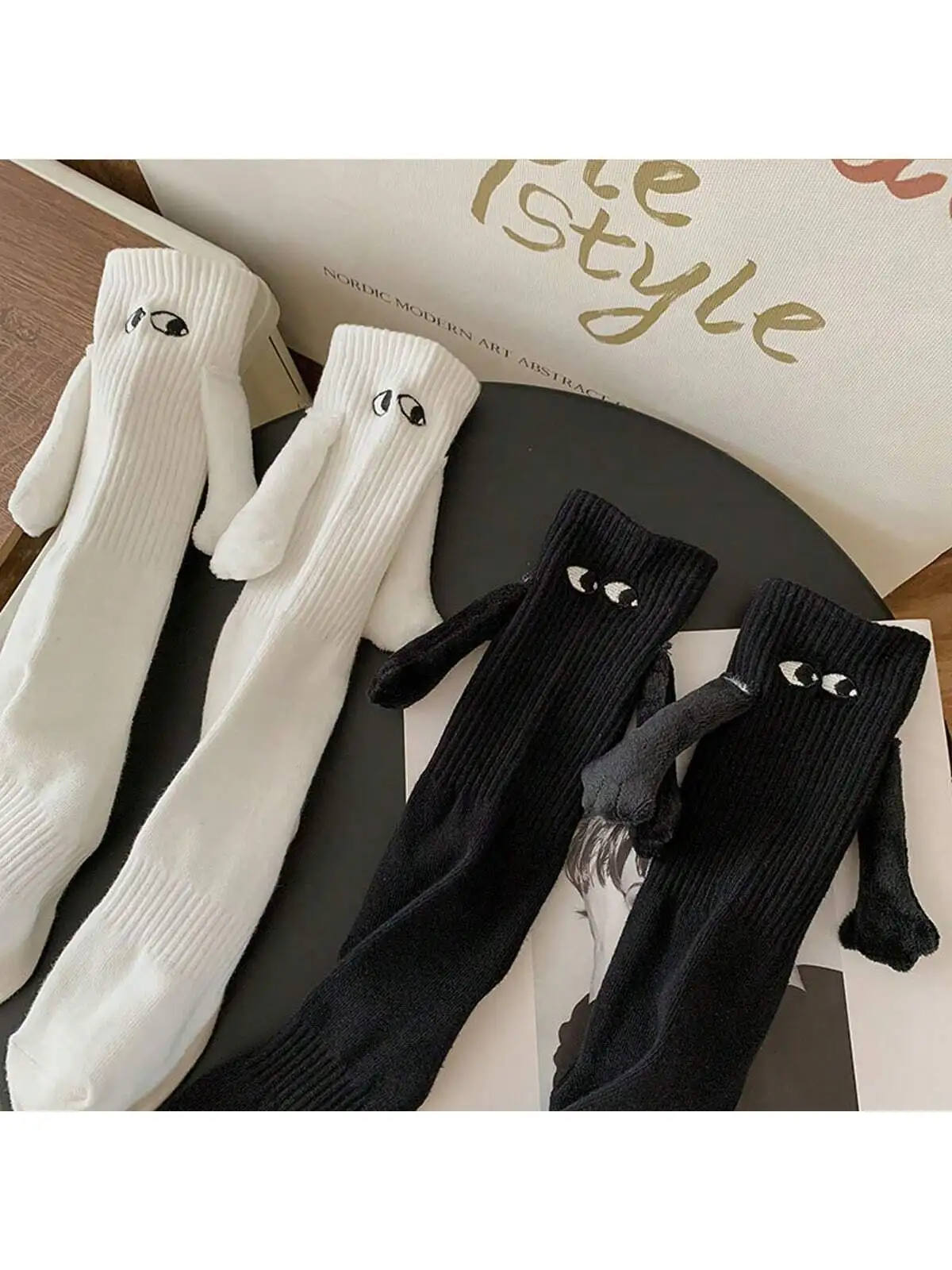 2pairs Black & White Fashionable Unisex Embroidered Eyes  Socks For Best Friend/lover, Great For Valentine's Day Gift