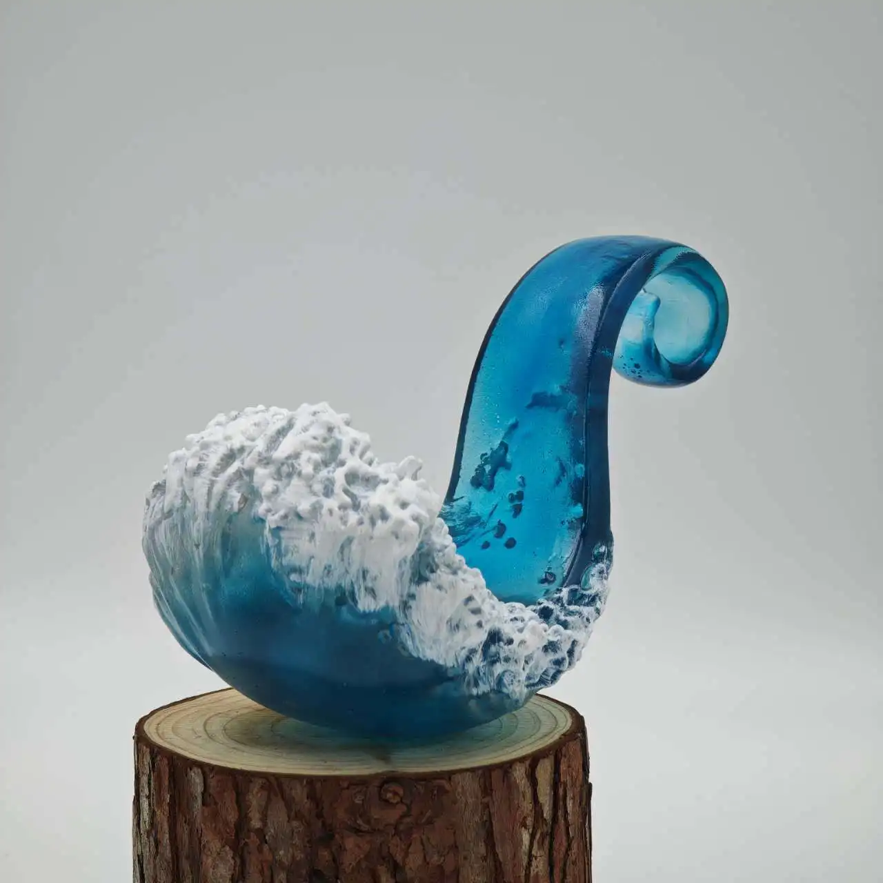 

Handmade Ocean Wave Resin Art Sculpture – Water Ripple Pattern Living Room Decor, Anime Figure Display Base Ideal Gift