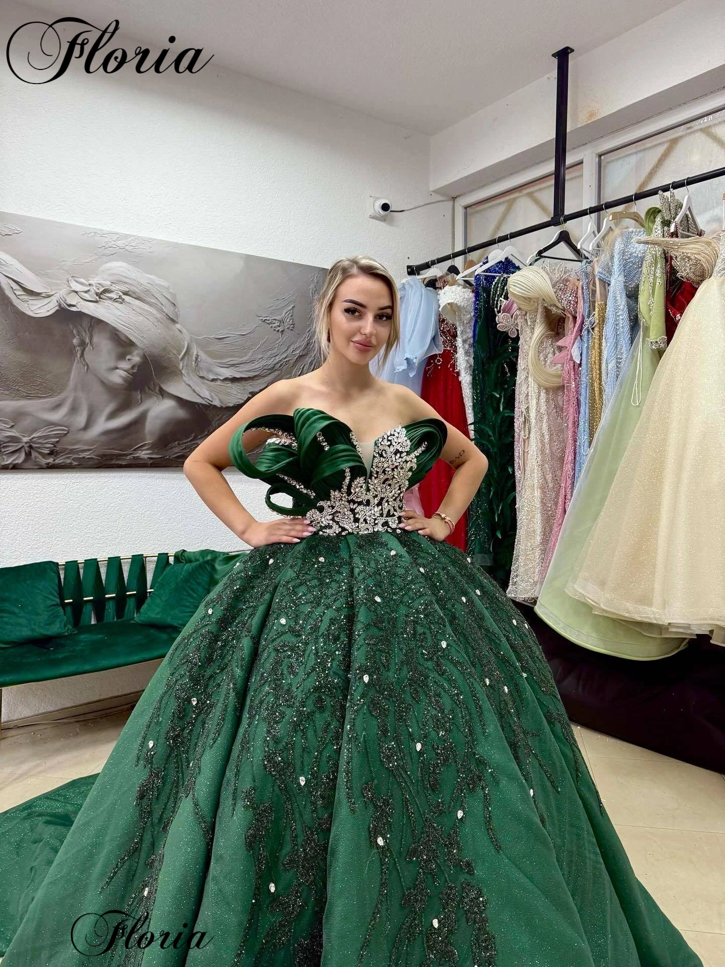 Gorgeous Green Evening Dresses Ball Gown Elegant Sweetheart Celebrity Dresses With Crystals Party Robes De Soirée Customized