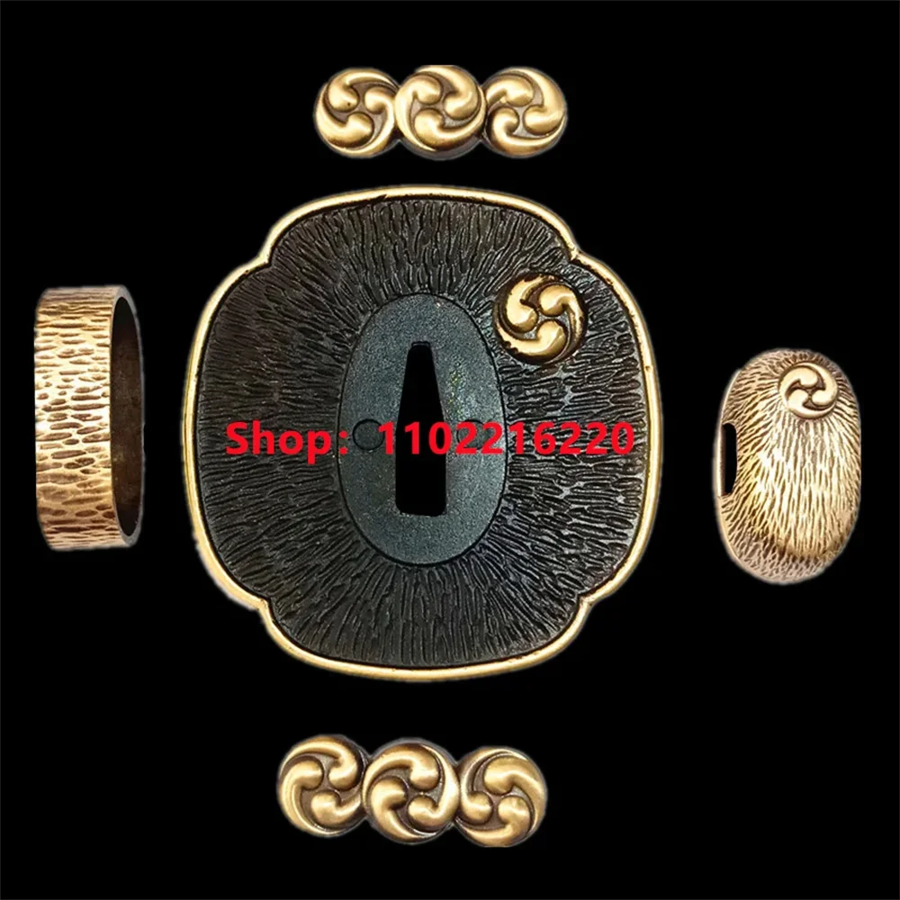 伝統的な日本の武士の刀の付属品素敵な銅真ちゅう製のハンドガードフチカシラメヌキ