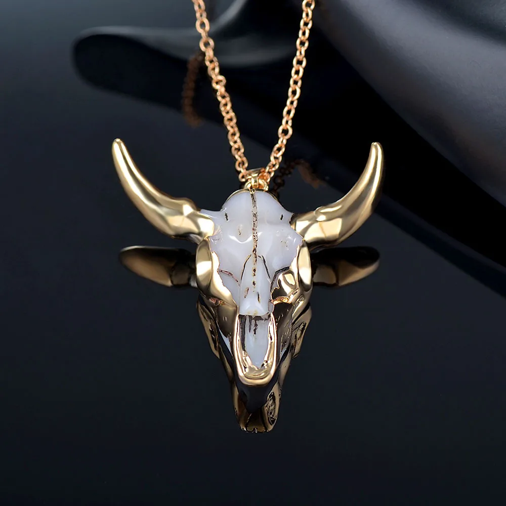 Cattle Head Pendant Necklace Boho Metal Wrapped Bovine Skull Figurine Charm Bull Horn Amulet Jewelry for Men Sweater Neck Chain