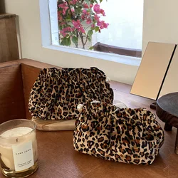 Fashion Women Pearl Zipper Makeup Bag Large Capacity Toiletry Travel Organizer Pouch Ladies Leopard Printed Make Up Bags Gift