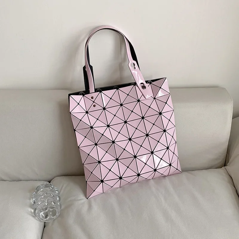 

Chic Ladies Crossbody Bag, Genuine Leather Tote Bag for Women, Elegant Shoulder Style, Famous Designer