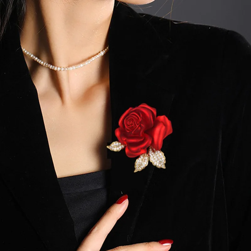 Red Rose Brooch High-end Suit Accessories Pins Fashionable Design Brooches for Women Bridesmaid Wedding Brooch
